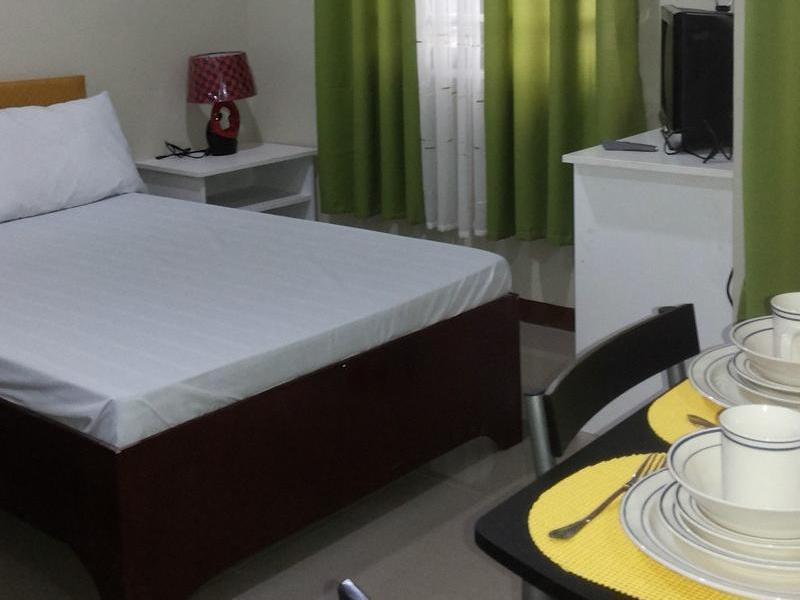 Big M Condotel Las Piñas Luaran gambar